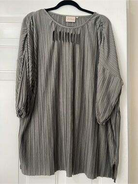 Windsor Olive Green Pleated Tunic Top